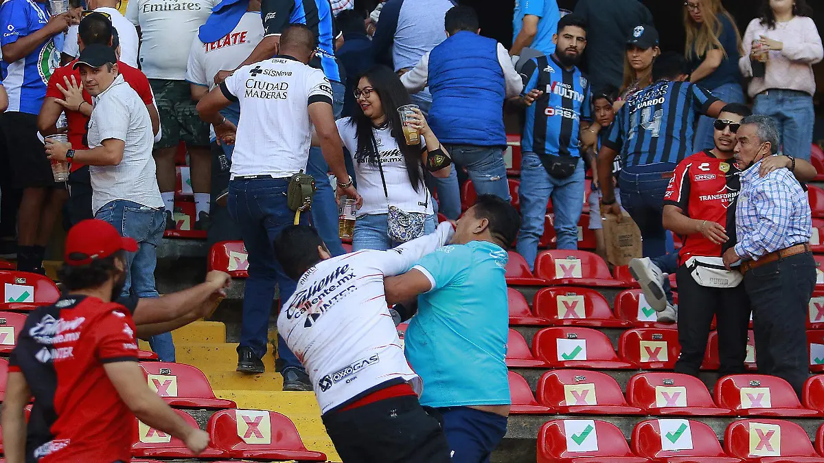 Violencia Estadio Corregidora-EFE